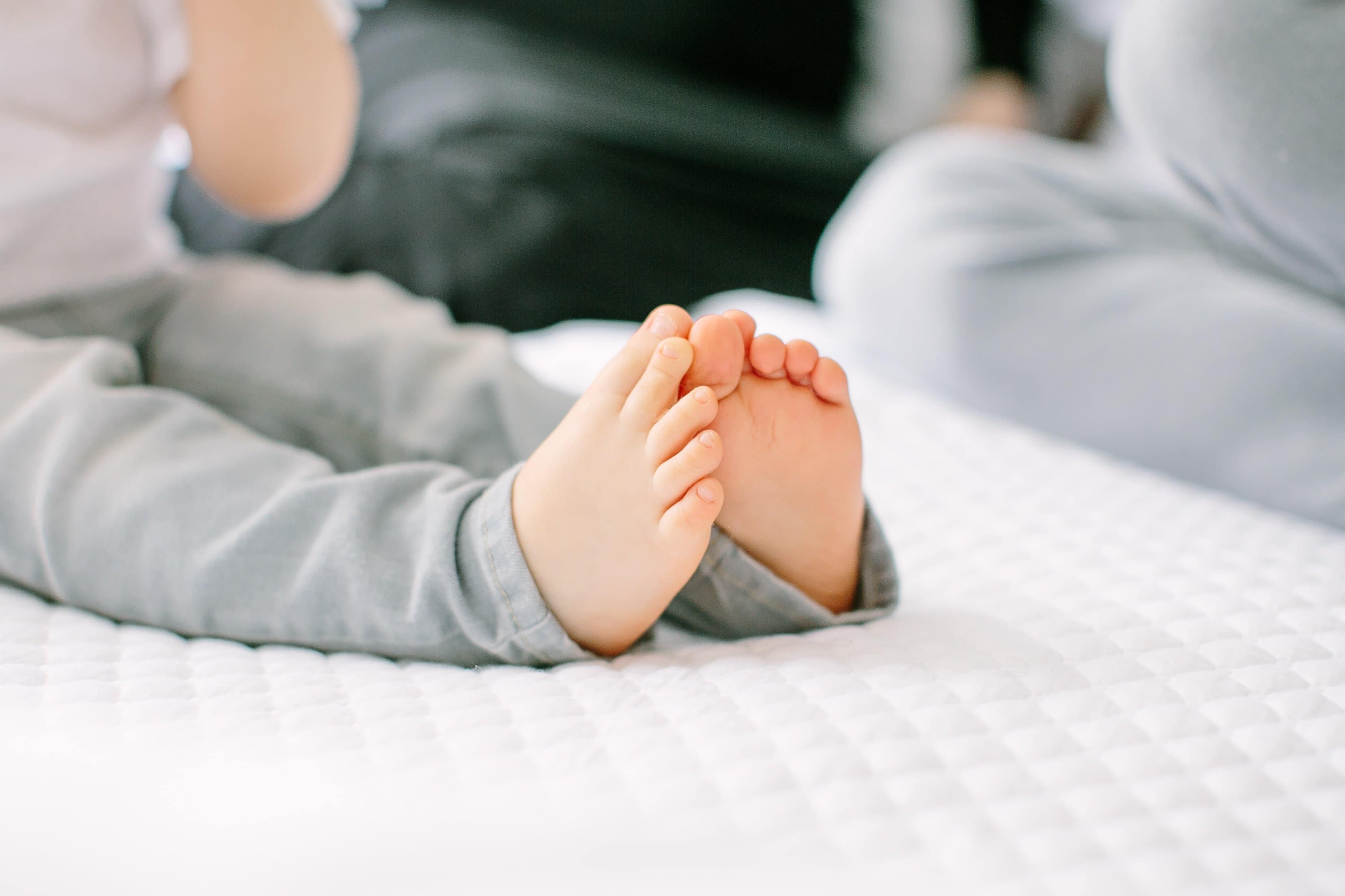 Maternity and Family Session, Fine Art Photography - Lauren Renee Photography close up of babies feet