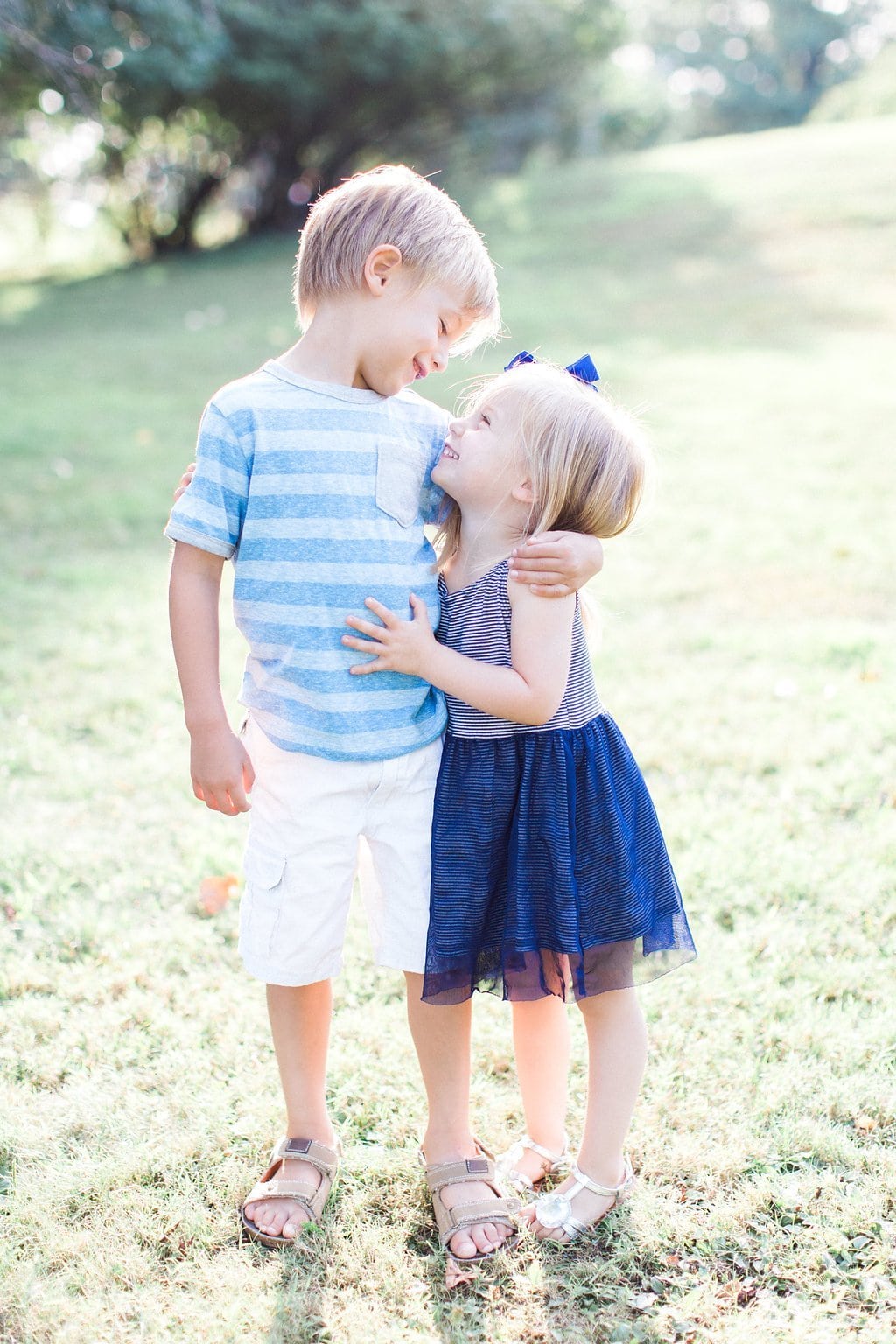 Family - Lauren Renee Photography brother and sister hugging each other