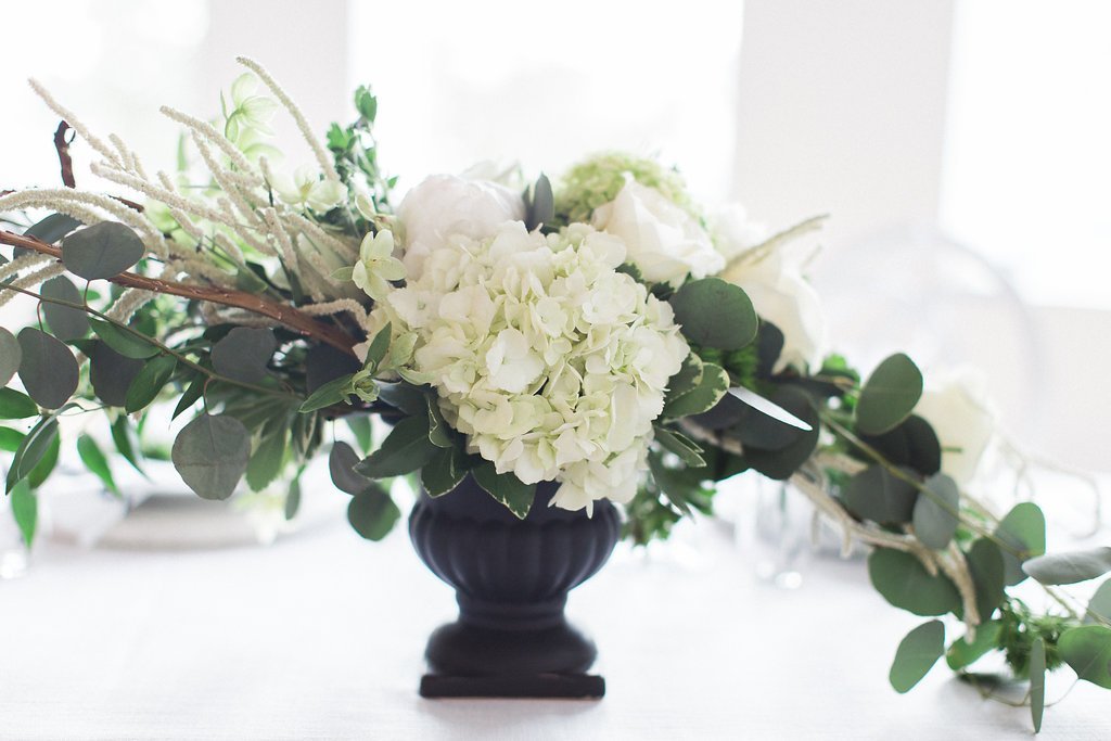 Published on SMP - Lauren Renee Photography flowers in matte black urn