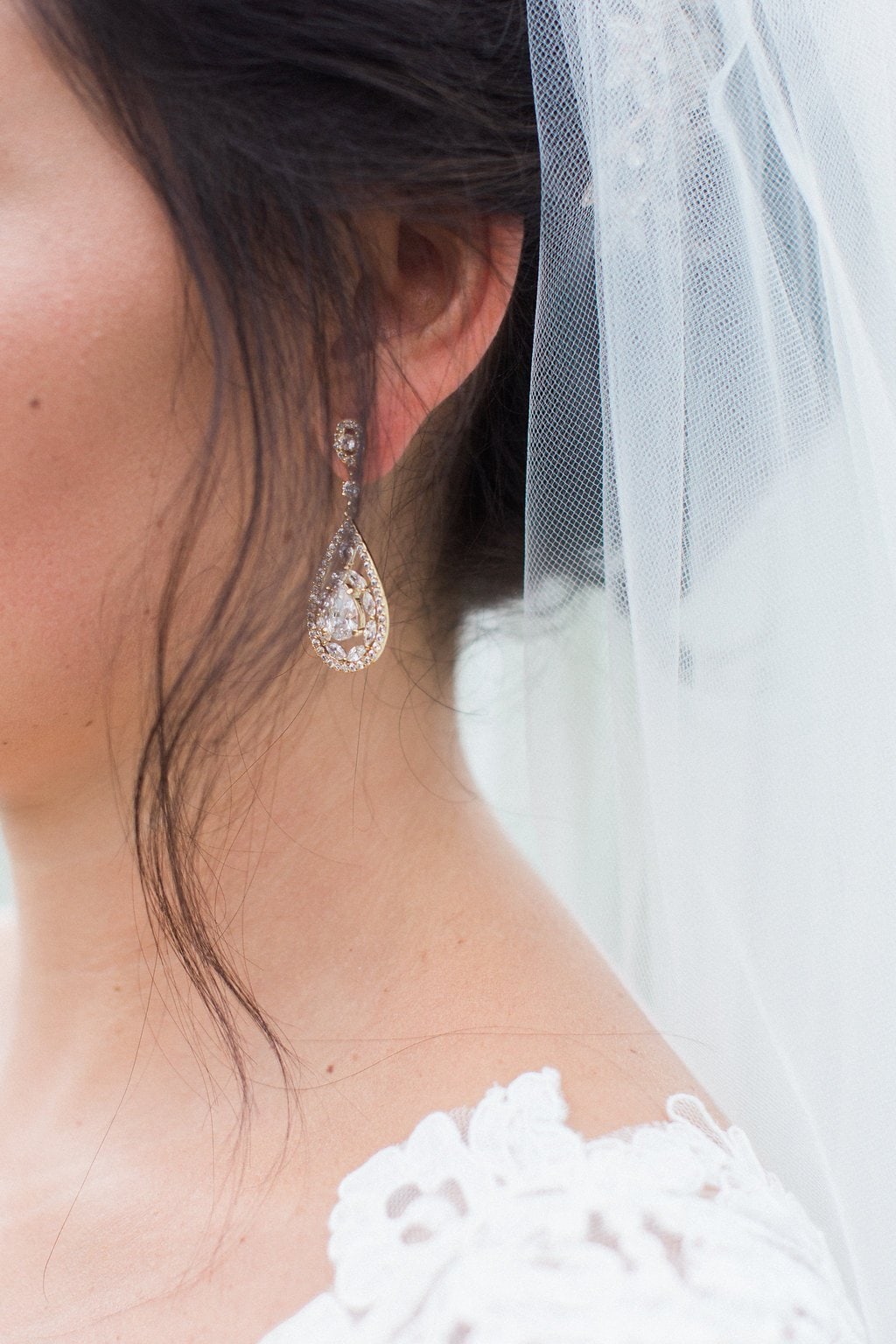 Lauren Renee - Pittsburgh Fine Art Wedding Photography Close up of bride's earring