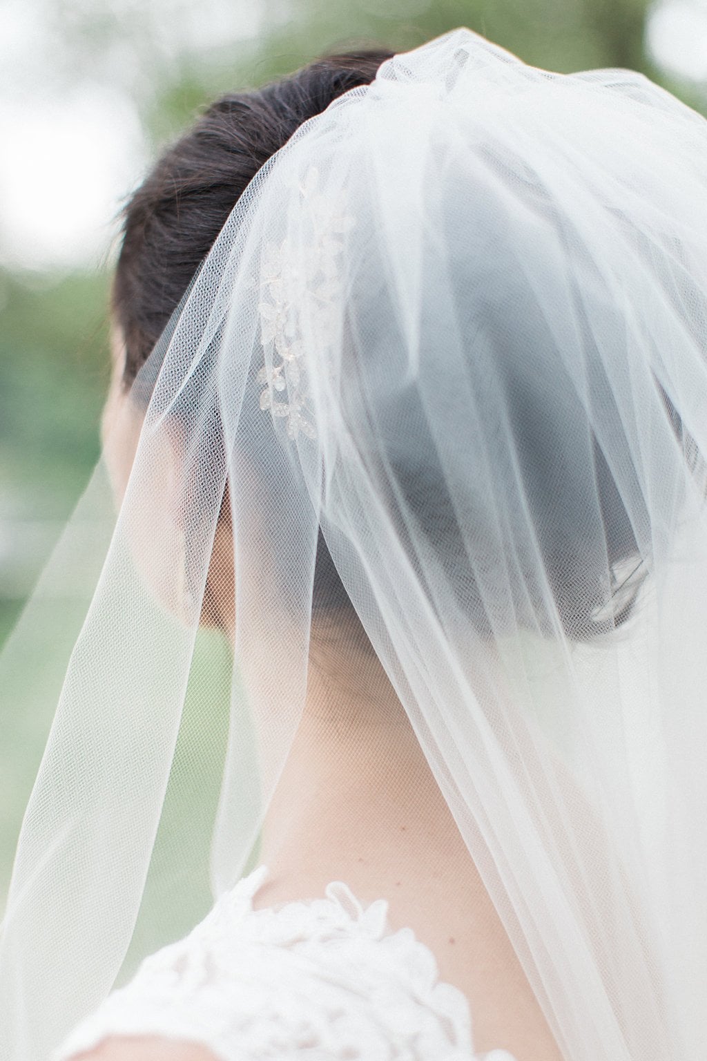 Lauren Renee - Pittsburgh Fine Art Wedding Photography Close up of bride's veil from behind