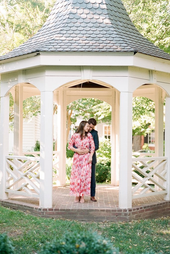 Engagement Session - Lauren Renee Photography Engagement photos at the Carlyle House in Alexandria