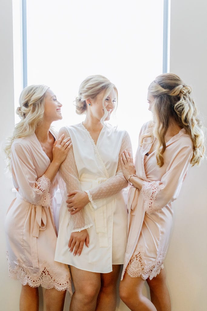 Bridal Party Photos: Romantic Mauve Carnegie Music Hall Wedding captured by Lauren Renee