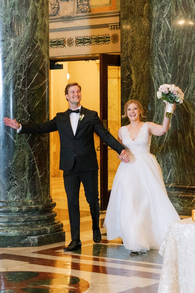 Pittsburgh Wedding captured by Pittsburgh Wedding Photographer Lauren Renee