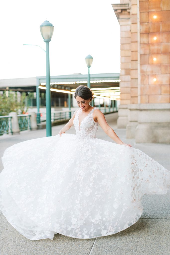 Outdoor wedding portraits for modern fall Pittsburgh wedding captured by Pittsburgh wedding photographer Lauren Renee