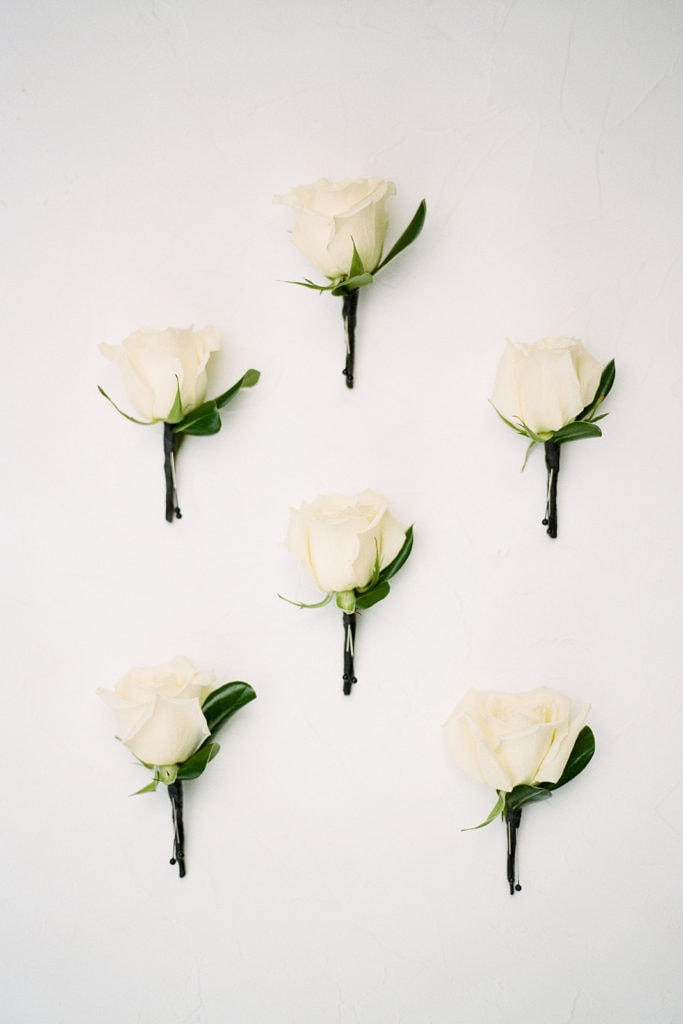 Boutonnières for groomsmen and groom