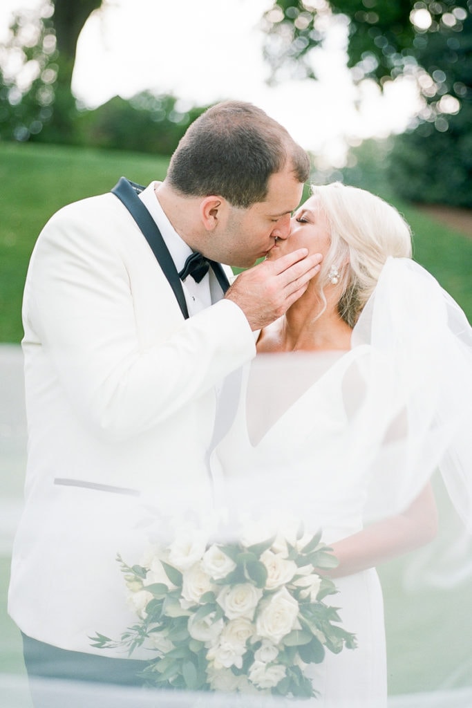 White and Gold Pittsburgh Field Club Wedding captured by Lauren Renee