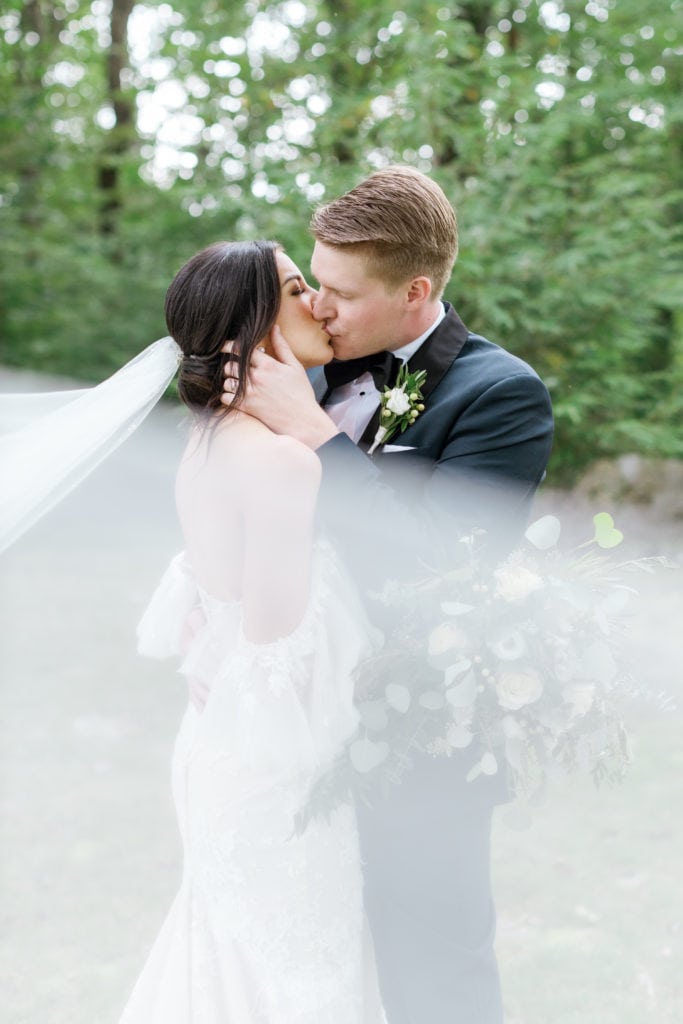 Outdoor Fall Seven Springs Wedding captured by Pittsburgh Wedding Photographer Lauren Renee