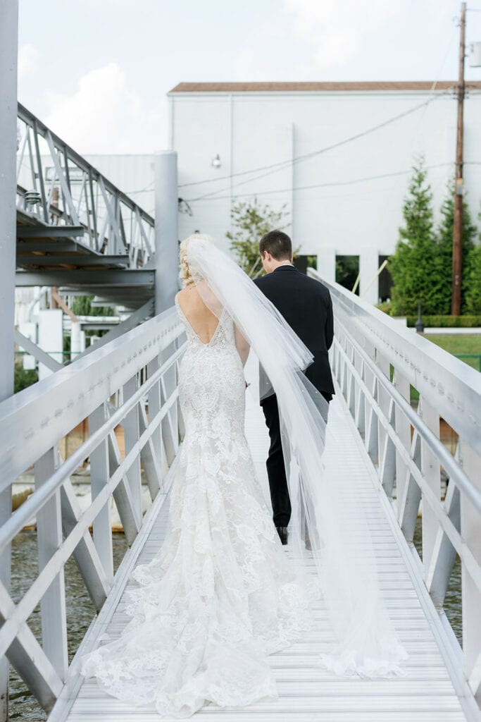 Riverfront Allegheny County Wedding captured by Lauren Renee