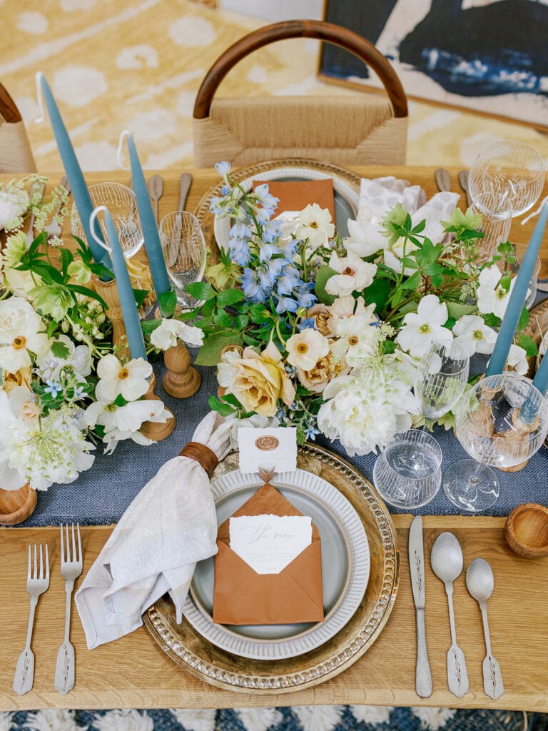 Earthy wedding table decor