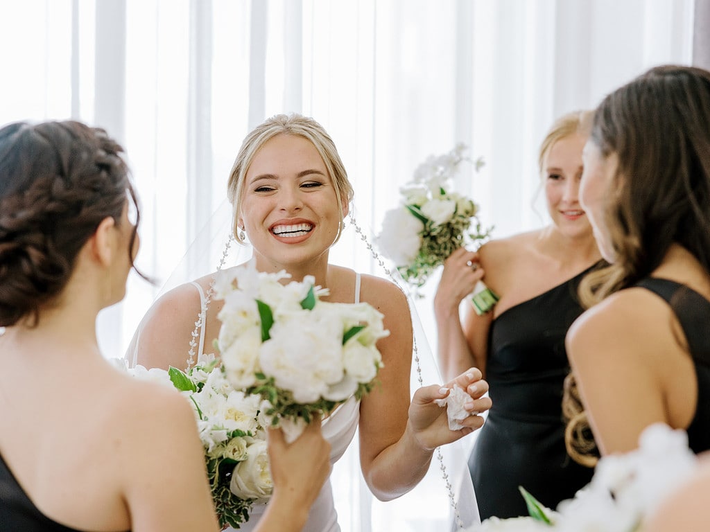 Photo of Pittsburgh bride with her bridesmaids.